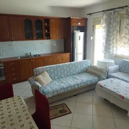 شقة Erioni